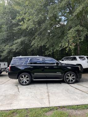 Black 2015 GMC Yukon Denali