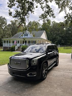 Black 2015 GMC Yukon Denali