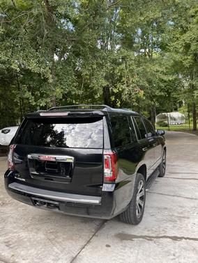 Black 2015 GMC Yukon Denali