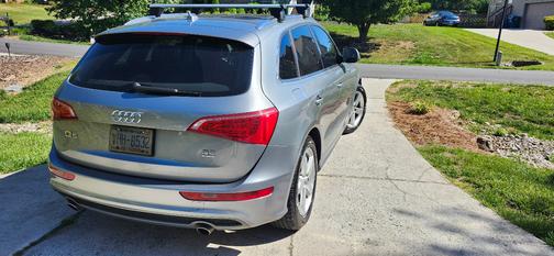Gray 2011 Audi Q5 3.2 Premium Plus