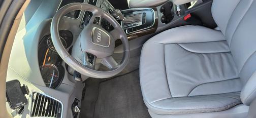 Gray 2011 Audi Q5 3.2 Premium Plus