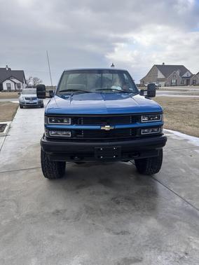Blue 1995 Chevrolet 1500 Cheyenne