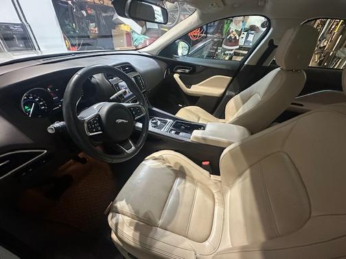 2018 Jaguar F-PACE 25t Prestige