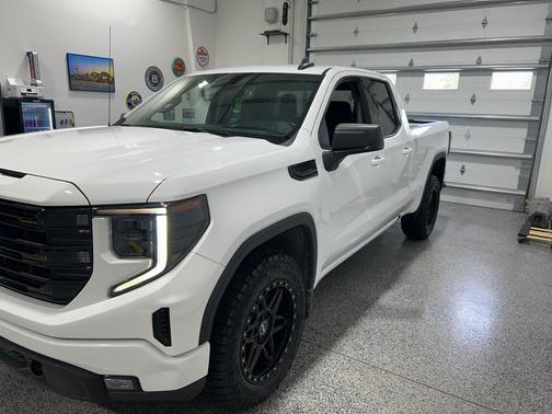 White 2023 GMC Sierra 1500 Elevation