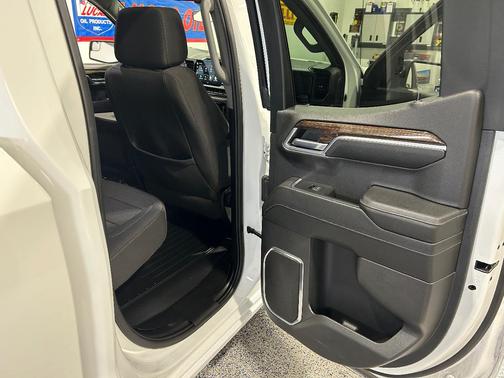 White 2023 GMC Sierra 1500 Elevation