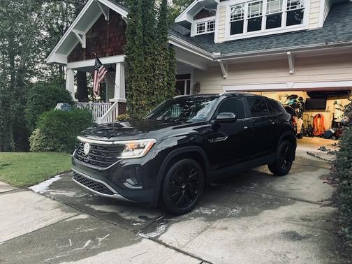 2024 Volkswagen Atlas Cross Sport 2.0T SE w/Technology 4MOTION