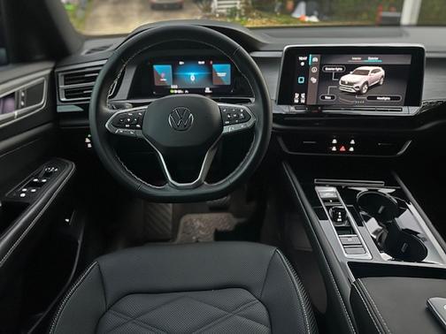 2024 Volkswagen Atlas Cross Sport 2.0T SE w/Technology 4MOTION