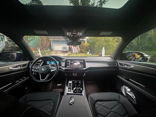 2024 Volkswagen Atlas Cross Sport 2.0T SE w/Technology 4MOTION