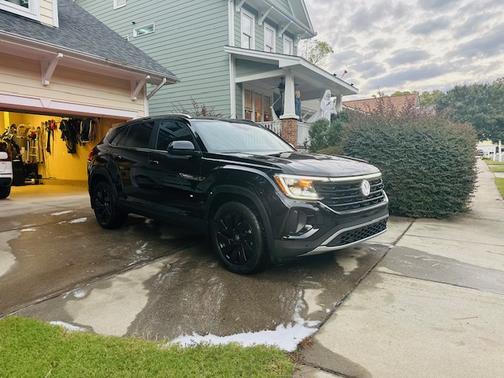 2024 Volkswagen Atlas Cross Sport 2.0T SE w/Technology 4MOTION