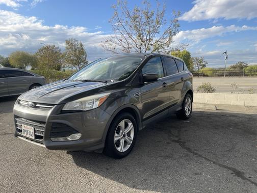 Gray 2016 Ford Escape SE