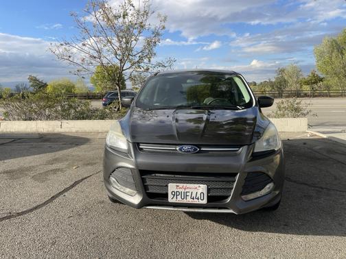 Gray 2016 Ford Escape SE
