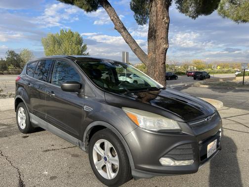 Gray 2016 Ford Escape SE