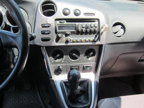 2004 Pontiac Vibe Base