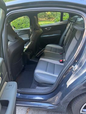 Blue 2022 Volvo S60 Recharge Plug-In Hybrid T8 R-Design