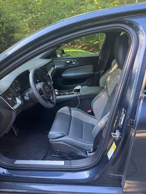 Blue 2022 Volvo S60 Recharge Plug-In Hybrid T8 R-Design