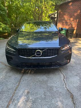 Blue 2022 Volvo S60 Recharge Plug-In Hybrid T8 R-Design