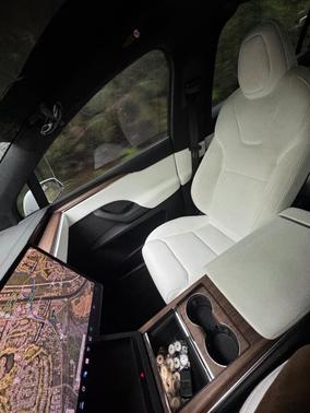 White 2025 Tesla Model X AWD