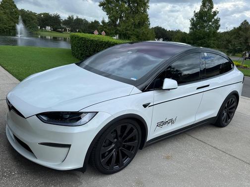 White 2025 Tesla Model X AWD