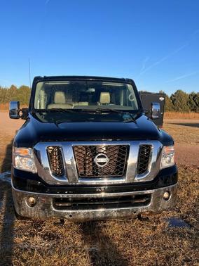 2017 Nissan NV Passenger NV3500 HD SL V8