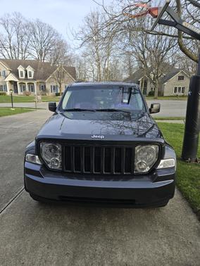 Gray 2011 Jeep Liberty Sport