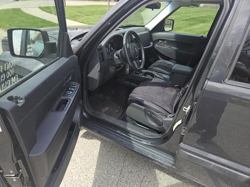 Gray 2011 Jeep Liberty Sport