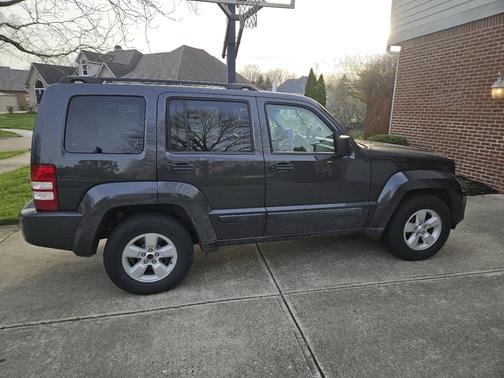 Gray 2011 Jeep Liberty Sport