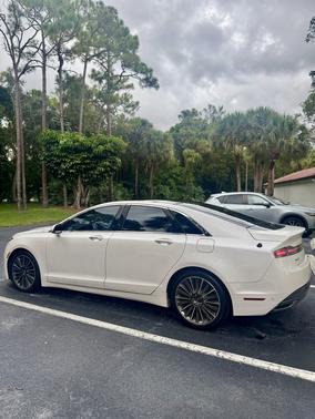 White 2014 Lincoln MKZ Base