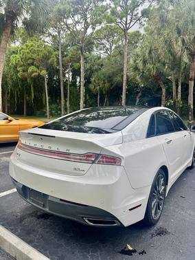 White 2014 Lincoln MKZ Base
