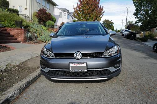 Gray 2017 Volkswagen Golf Alltrack TSI SE
