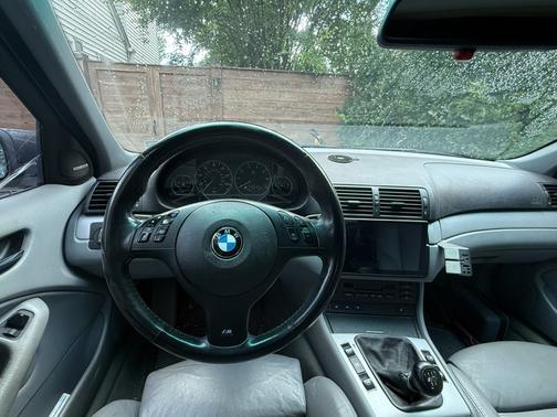 Gray 2001 BMW 330 i