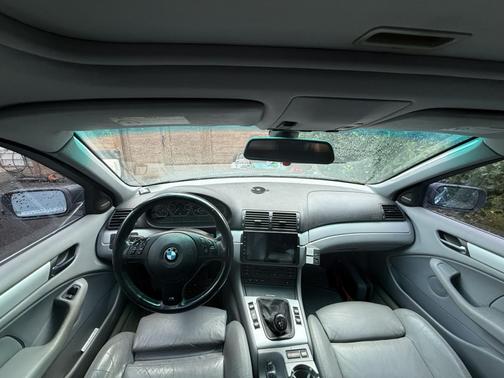 Gray 2001 BMW 330 i