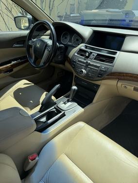 White 2010 Honda Accord EX-L