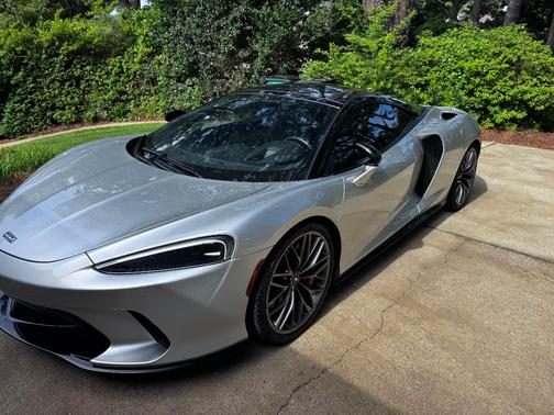 2022 McLaren GT Base