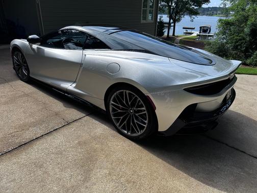 2022 McLaren GT Base