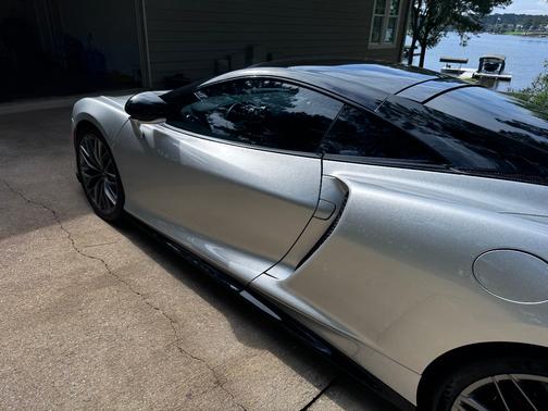 2022 McLaren GT Base