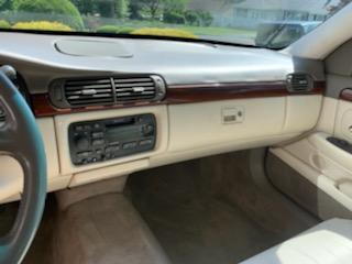 Photo 3 of 12 of 1999 Cadillac DeVille Base