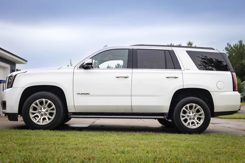 White 2020 GMC Yukon SLT