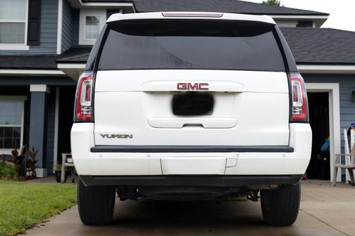 White 2020 GMC Yukon SLT
