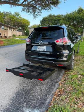 Black 2016 Nissan Rogue SL
