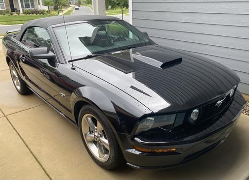 Black 2007 Ford Mustang GT