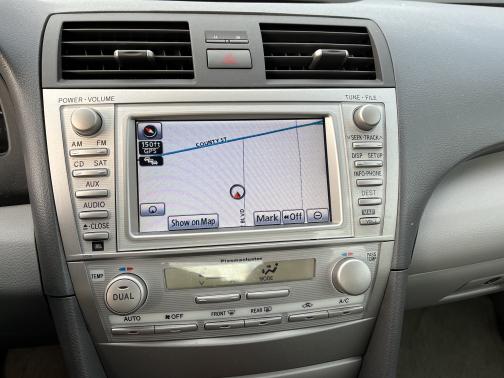 Photo 1 of 5 of 2011 Toyota Camry Hybrid Base