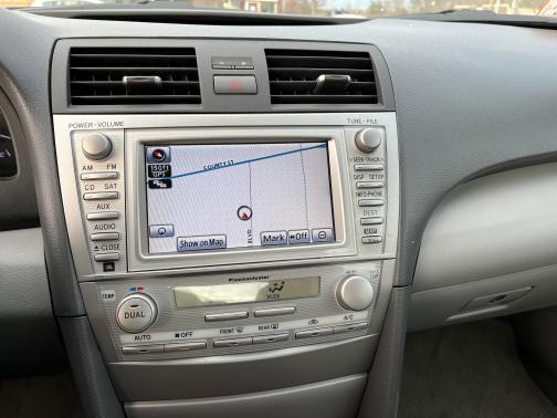 Photo 4 of 5 of 2011 Toyota Camry Hybrid Base