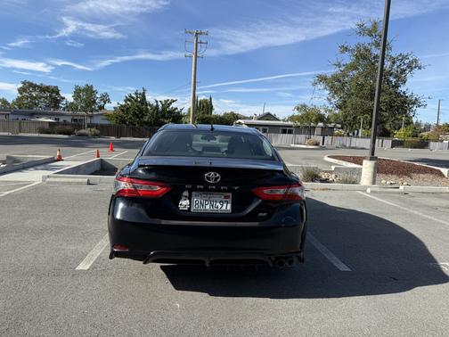 Black 2019 Toyota Camry SE