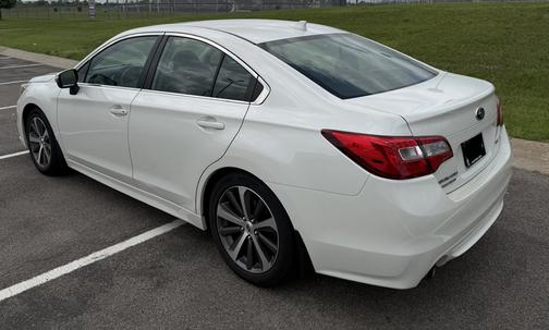 White 2016 Subaru Legacy 2.5i Limited