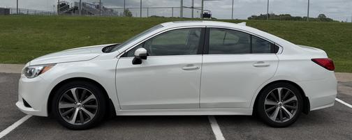 White 2016 Subaru Legacy 2.5i Limited