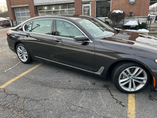 2016 BMW 750 i xDrive