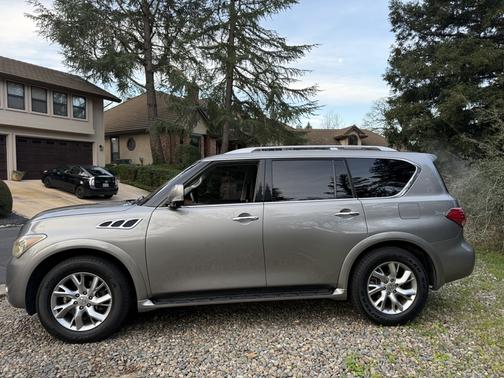 2013 INFINITI QX56 Base