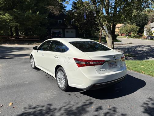 2015 Toyota Avalon Hybrid XLE Premium