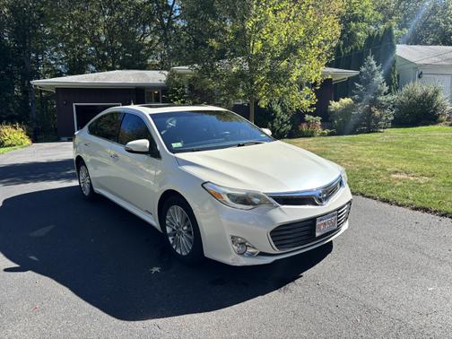 2015 Toyota Avalon Hybrid XLE Premium