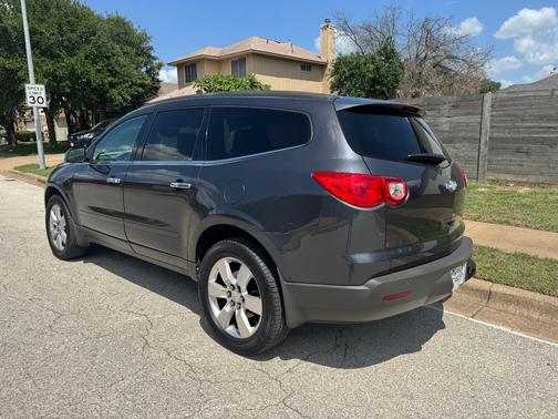 Gray 2012 Chevrolet Traverse LT
